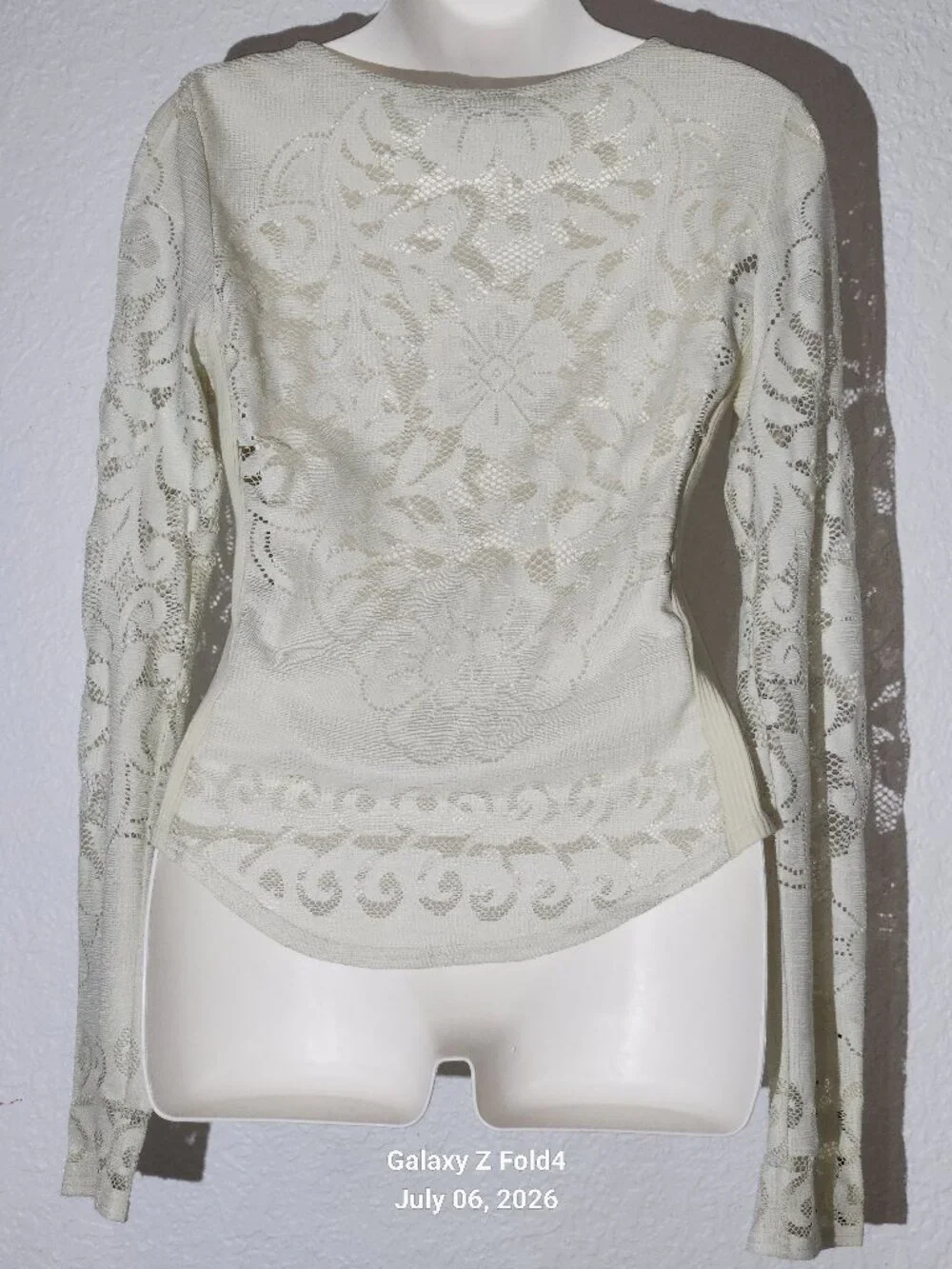 Contemporary lace top FREE PEOPLE  wild roses long sleeve
